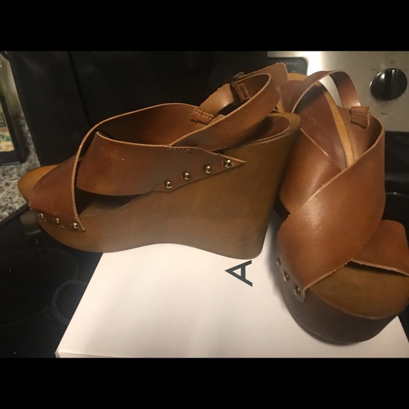 Aldo Brown Leather Wood Sole Wedges Size 9 - Picture 2 of 4